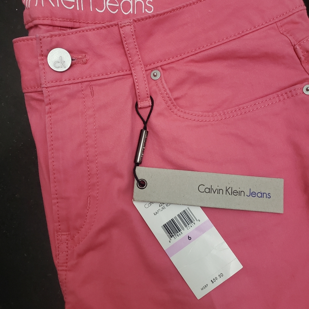 Brand New Calvin Klein Capris!
